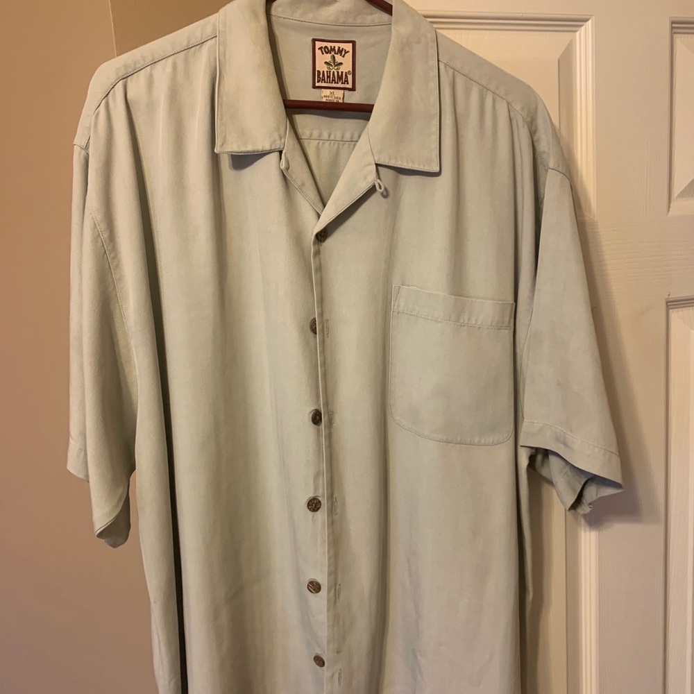 Tommy bahama silk button up short sleeve. XL